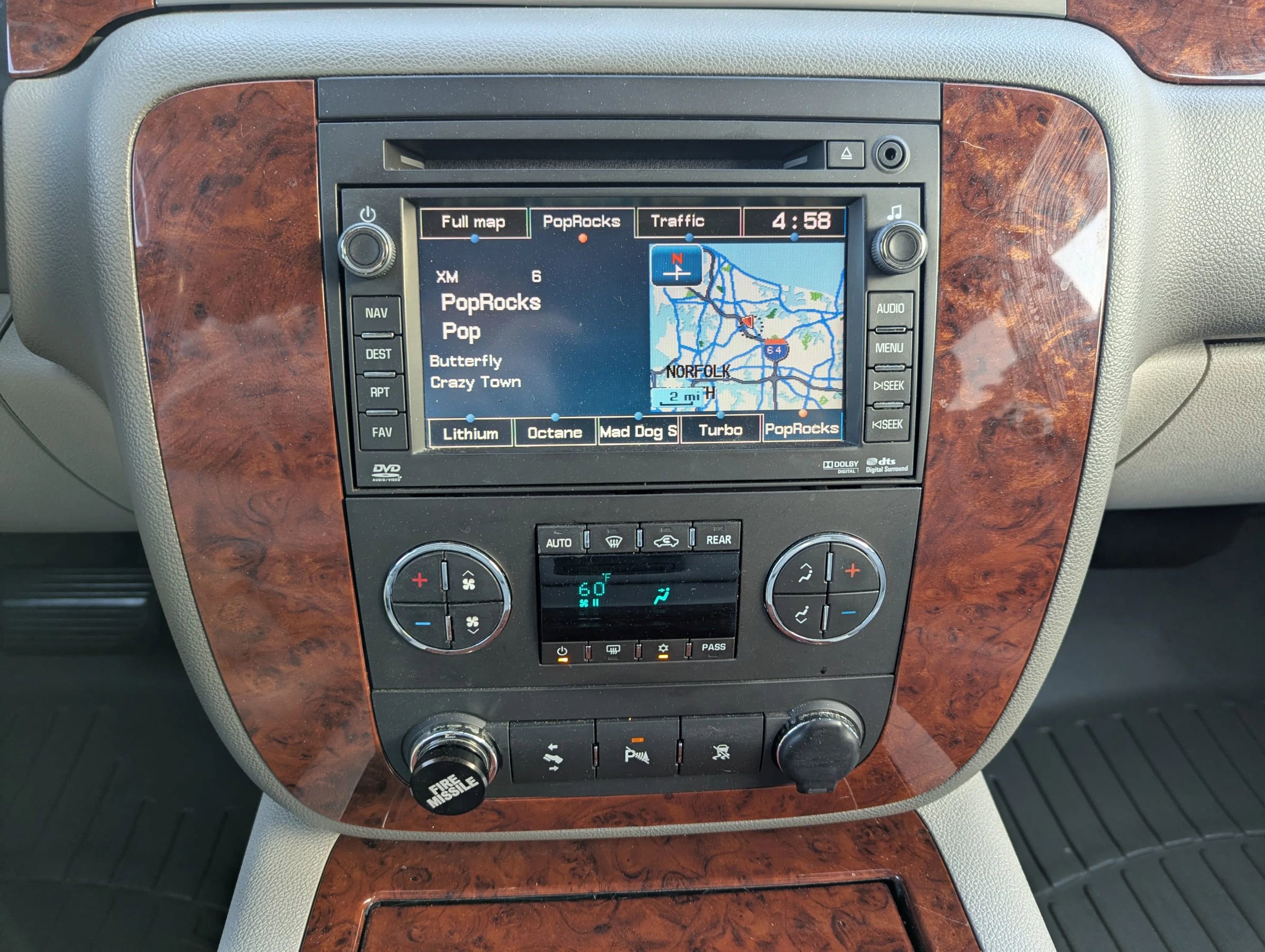 Used 2011 Chevrolet Tahoe LTZ RWD image 12