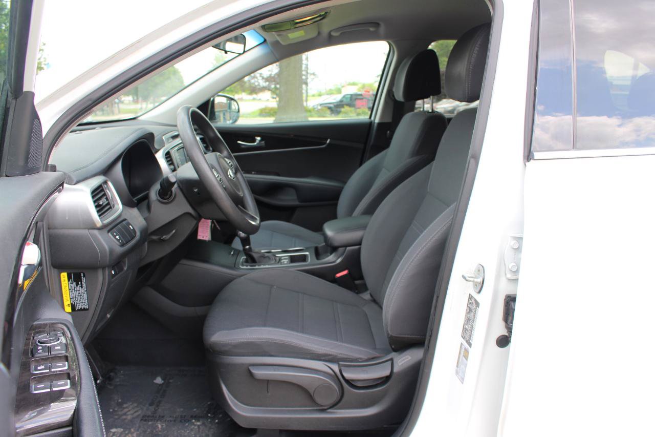 Used 2017 Kia Sorento FWD image 13