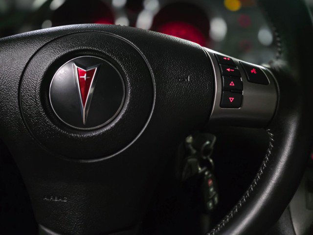 Used 2007 Pontiac Solstice GXP w/ Premium Package RWD image 19