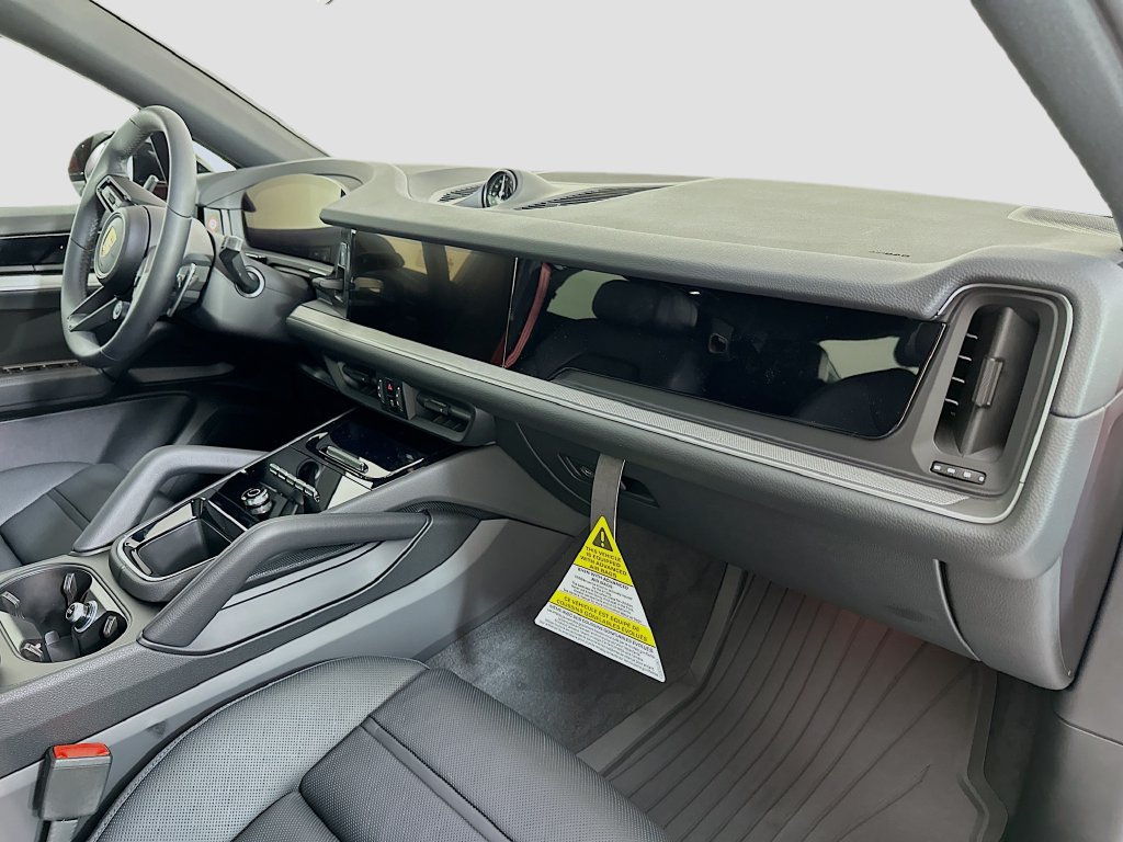 New 2026 Porsche Cayenne Coupe AWD/4WD image 30