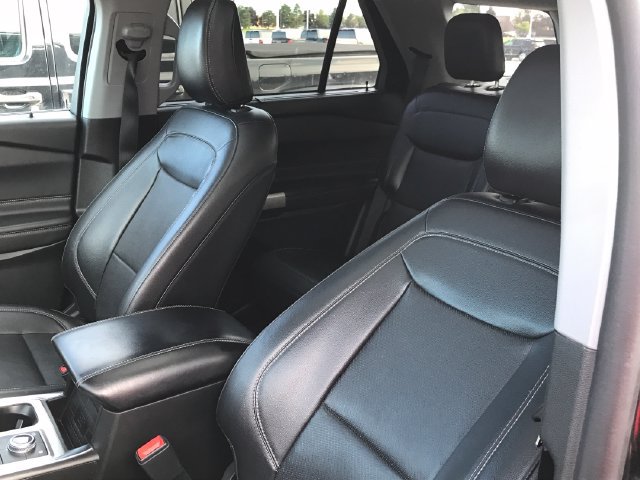 Used 2023 Ford Explorer Limited AWD/4WD image 32