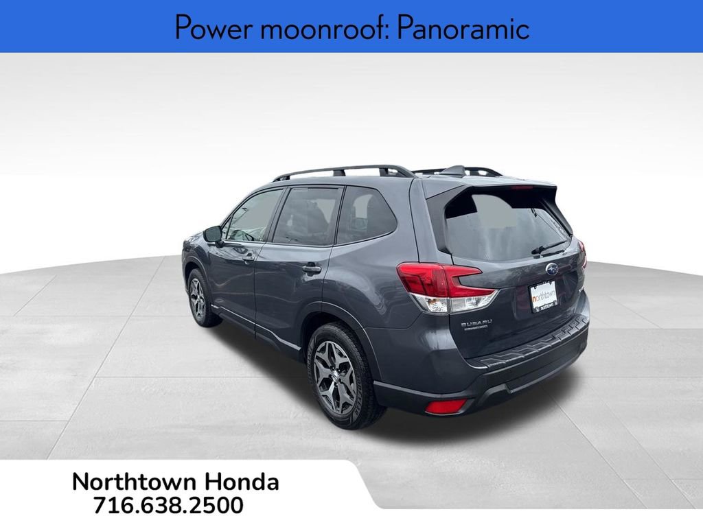 Used 2022 Subaru Forester Premium image 7