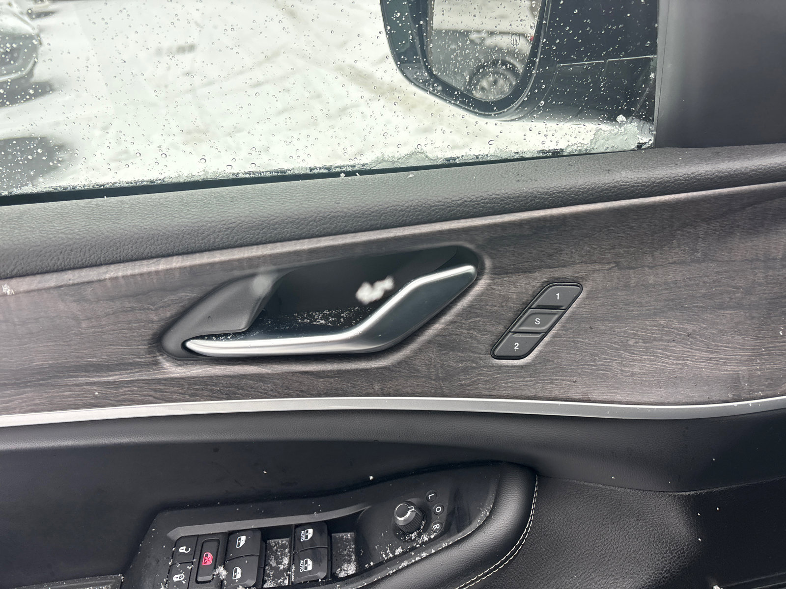 Used 2023 Jeep Grand Cherokee Limited image 12