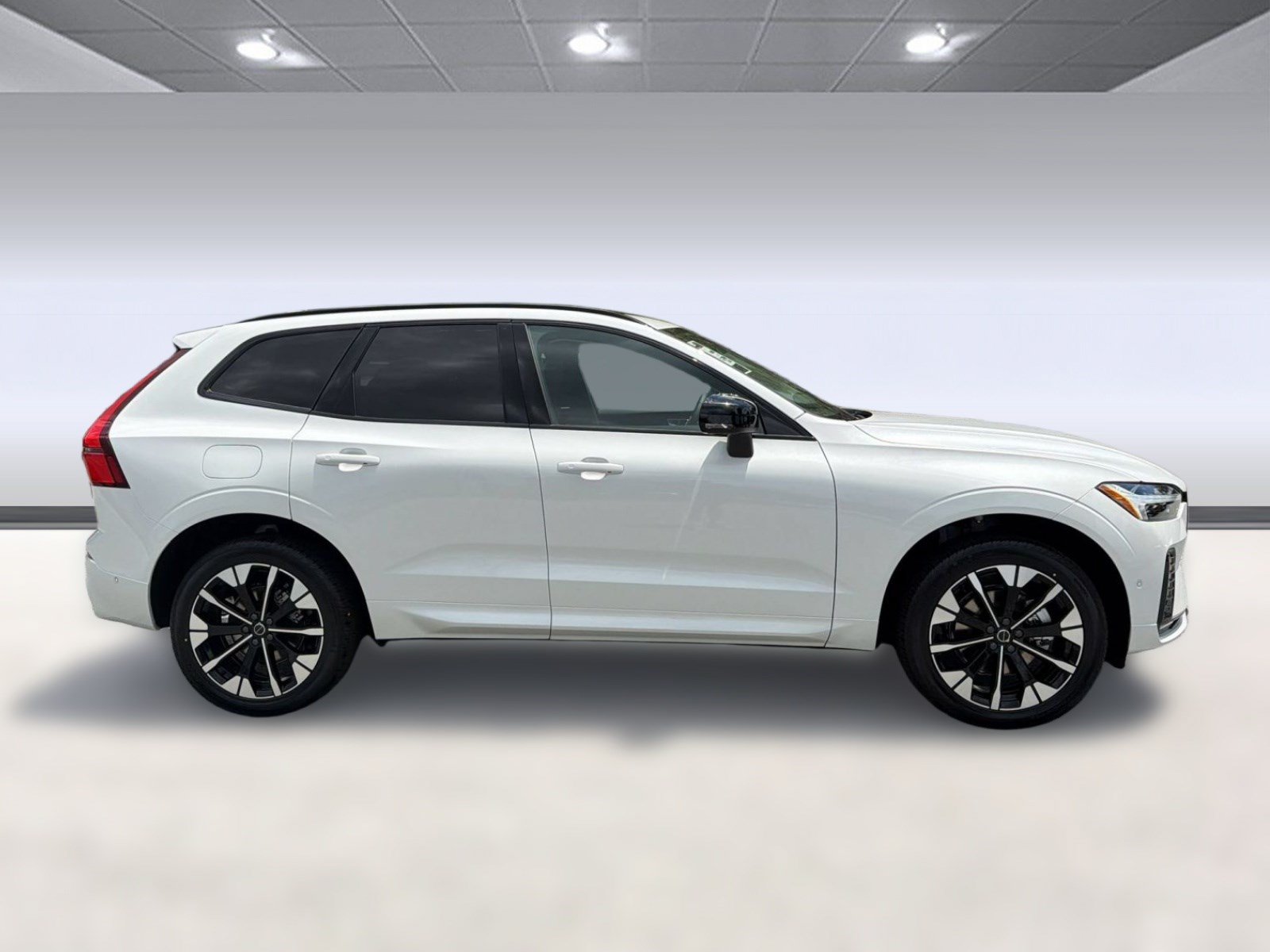 New 2026 Volvo XC60 B5 Plus w/ Protection Package AWD/4WD image 8
