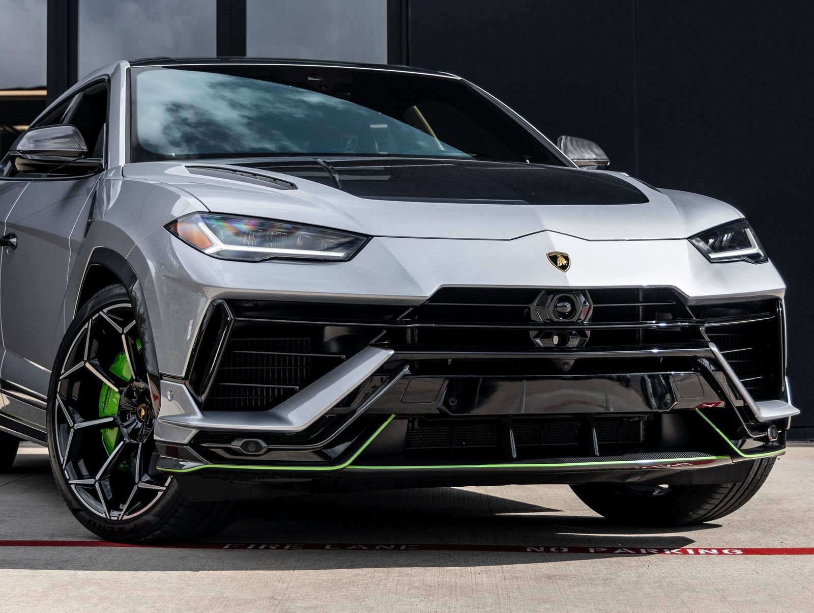 Used 2024 Lamborghini Urus Performante AWD/4WD image 5