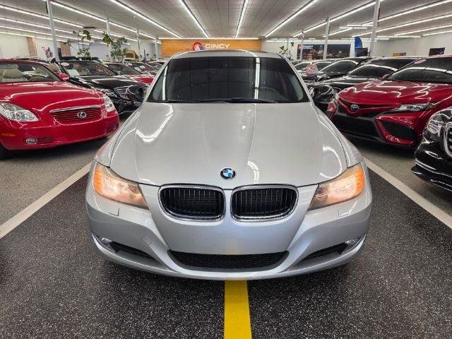 Used 2010 BMW 328i xDrive Sedan AWD/4WD image 2