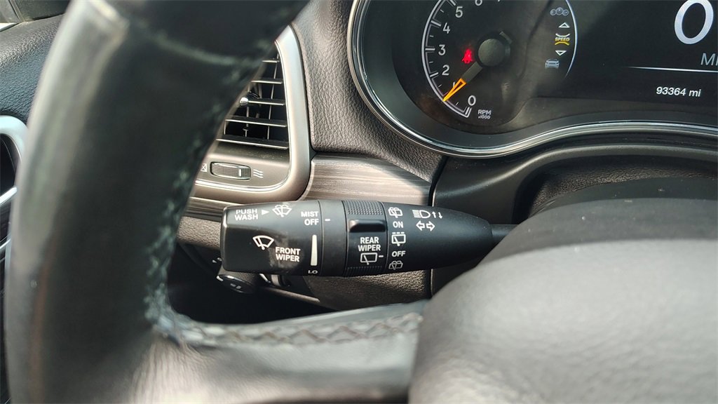 Used 2019 Jeep Grand Cherokee Altitude image 17