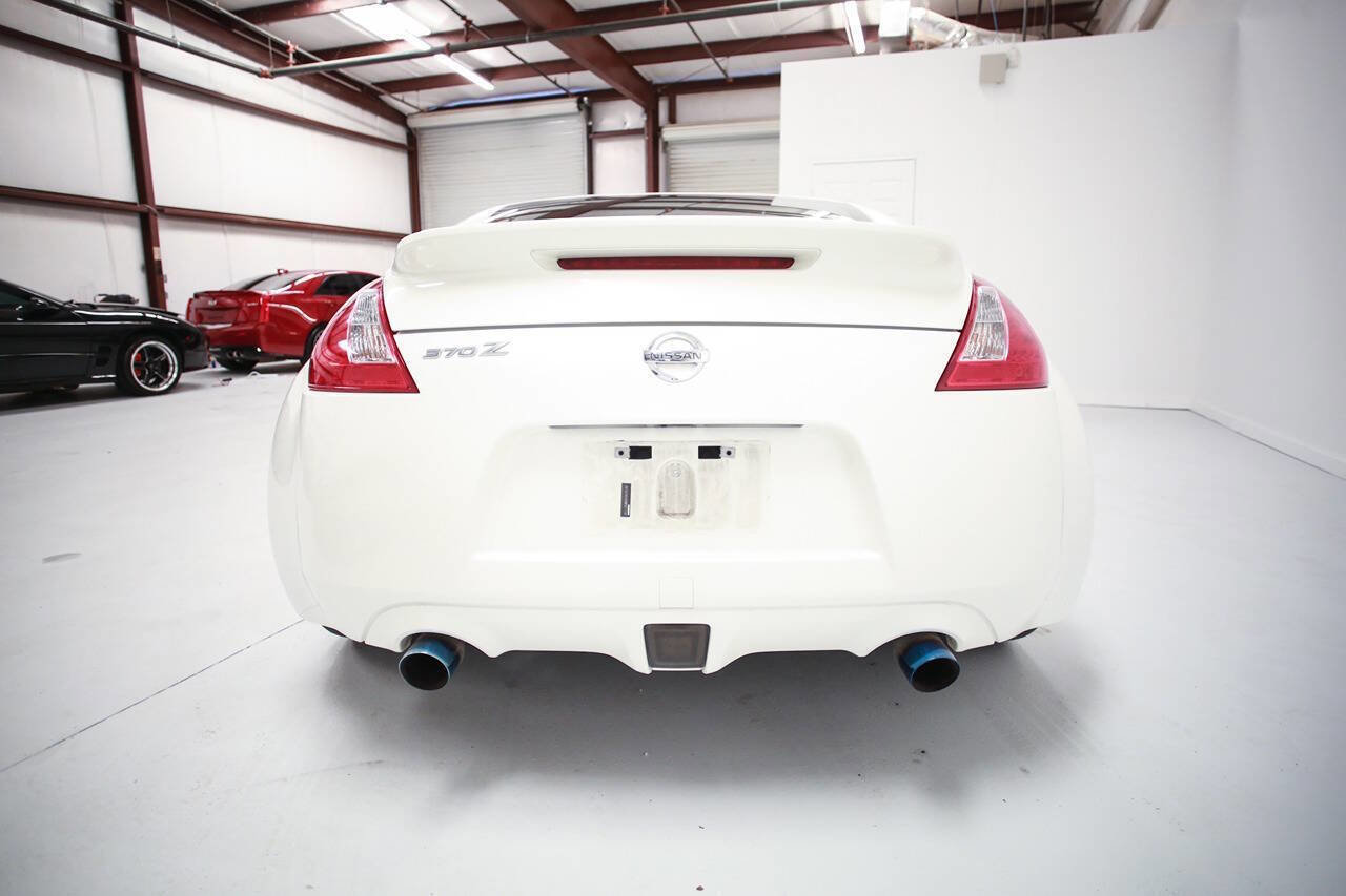 Used 2011 Nissan 370Z Coupe image 7
