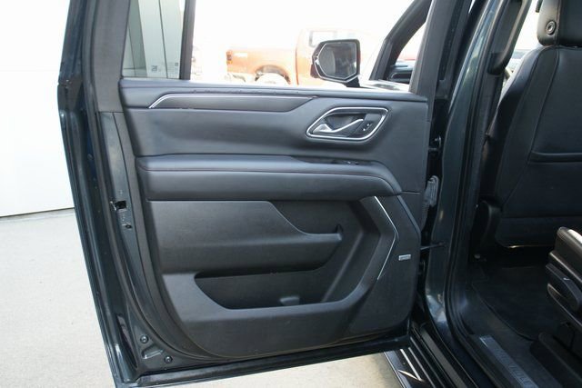 Used 2022 Chevrolet Suburban RST w/ Sport Performance Package image 27