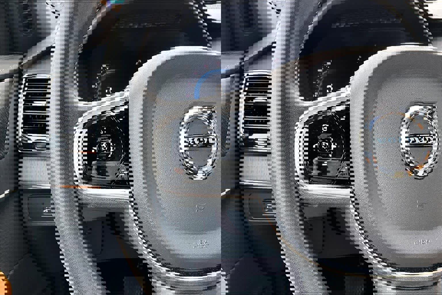 Used 2023 Volvo XC90 T8 Ultimate image 24