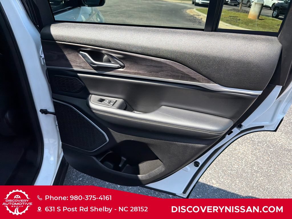 Used 2022 Jeep Grand Cherokee Limited AWD/4WD image 38