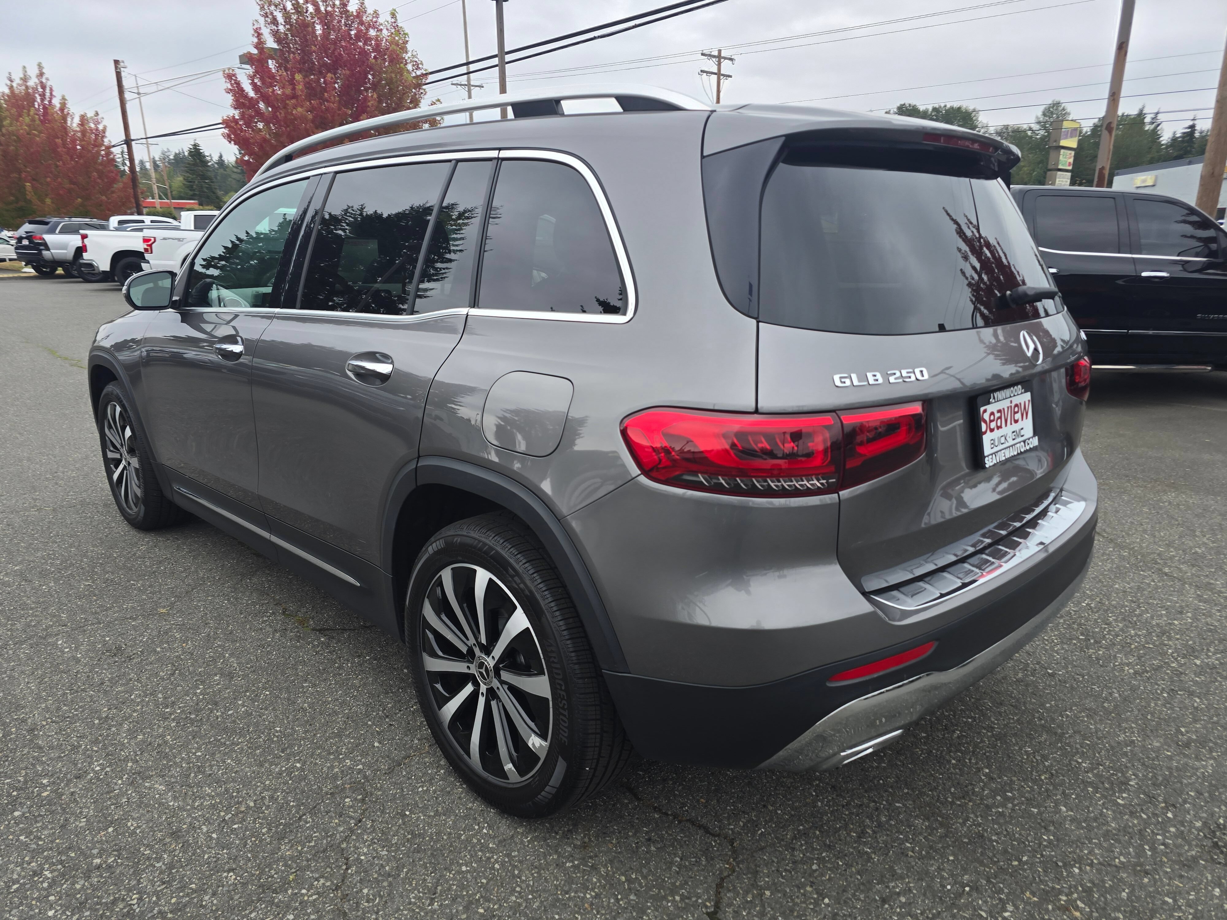 Used 2022 Mercedes-Benz GLB 250 4MATIC image 5