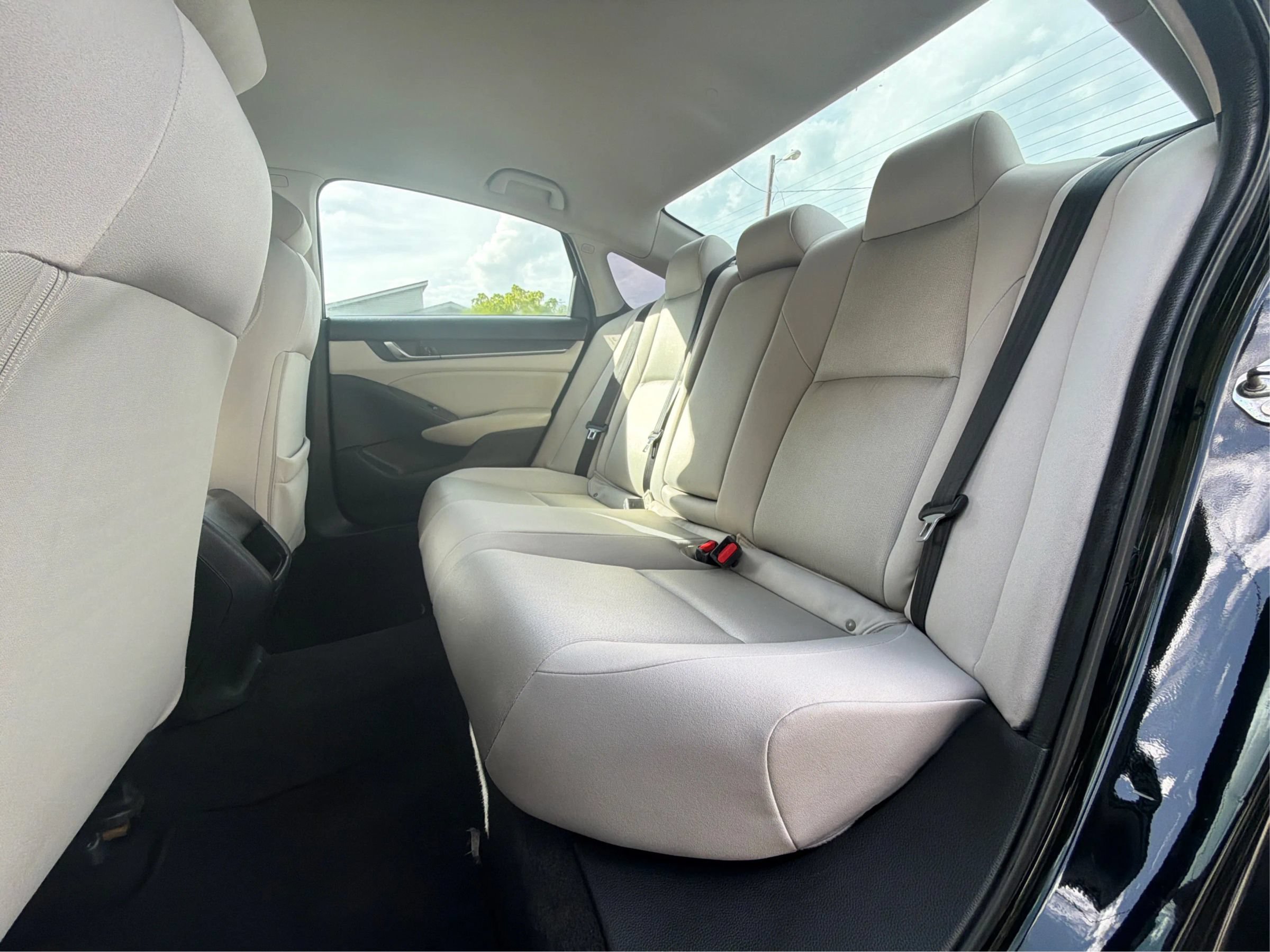 Used 2018 Honda Accord LX image 13