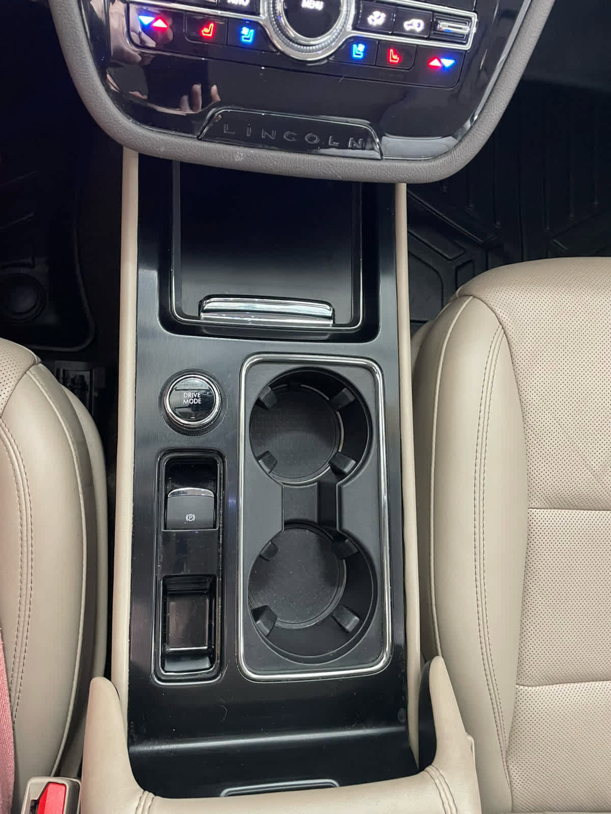 Used 2021 Lincoln Corsair AWD w/ Premium Package image 31