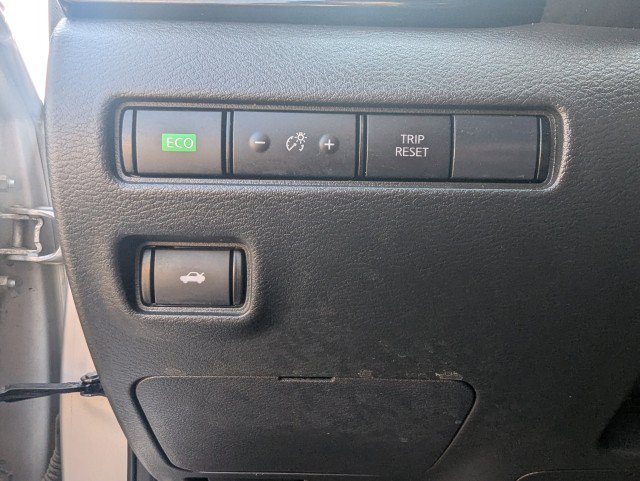 Used 2022 Nissan Sentra SV w/ All-Weather Package FWD image 16