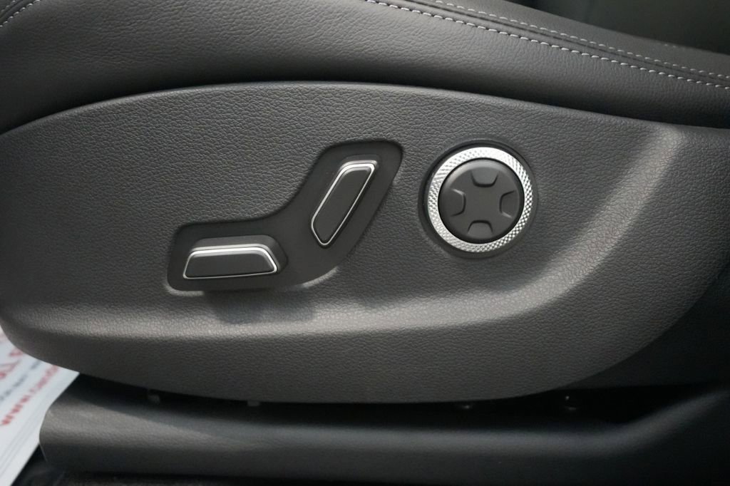 New 2026 Genesis GV70 2.5T image 27