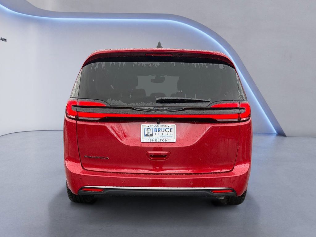 New 2026 Chrysler Pacifica Select image 4