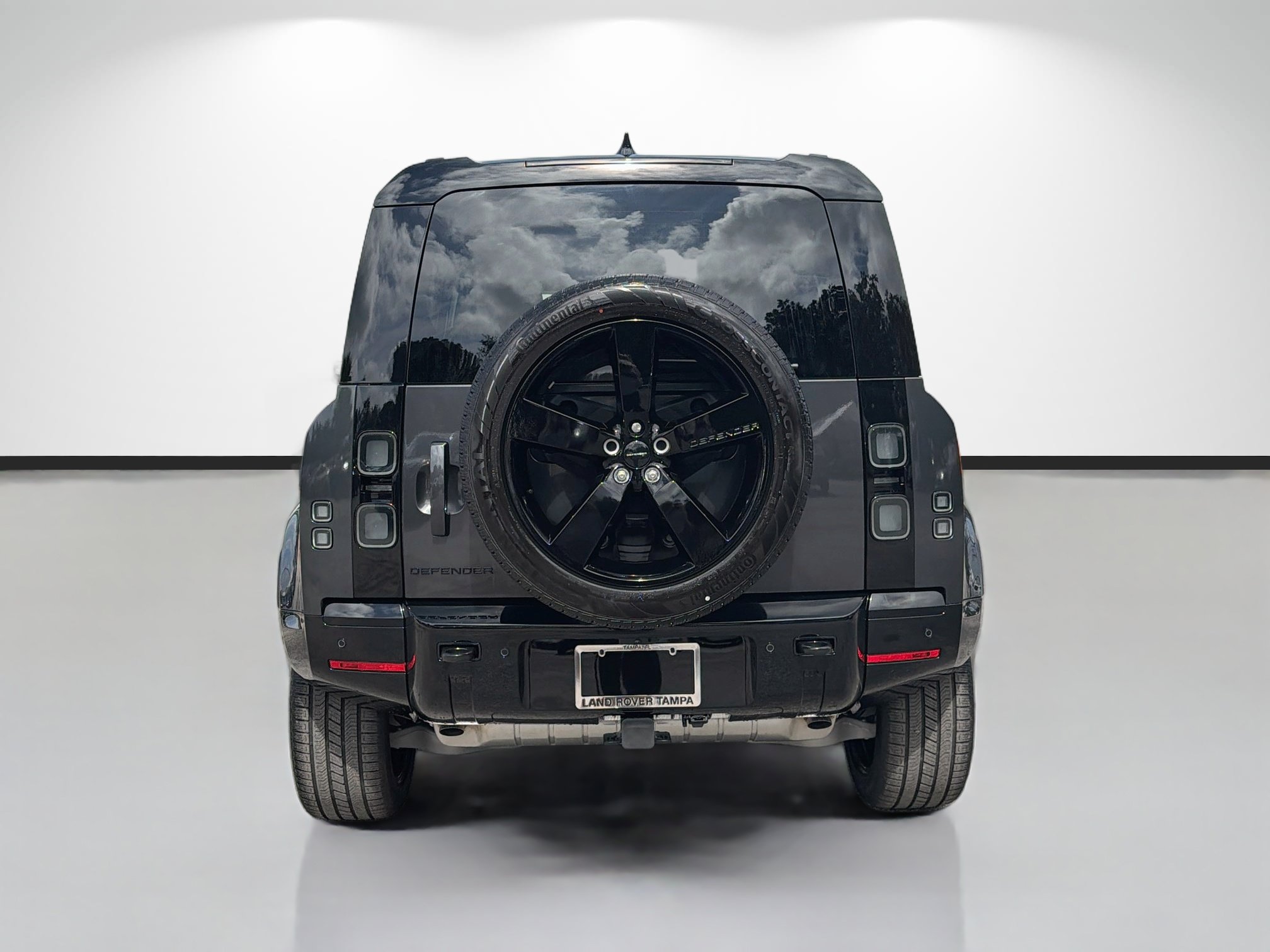 New 2026 Land Rover Defender 110 X-Dynamic SE AWD/4WD image 4