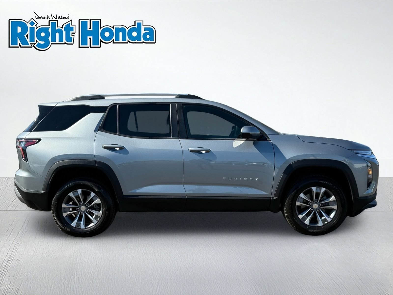 Used 2025 Chevrolet Equinox LT w/ Convenience Package II AWD/4WD image 9