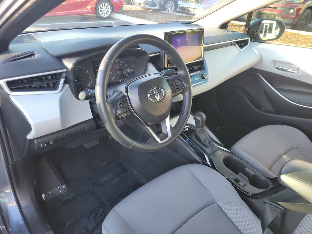 Used 2025 Toyota Corolla SE image 18