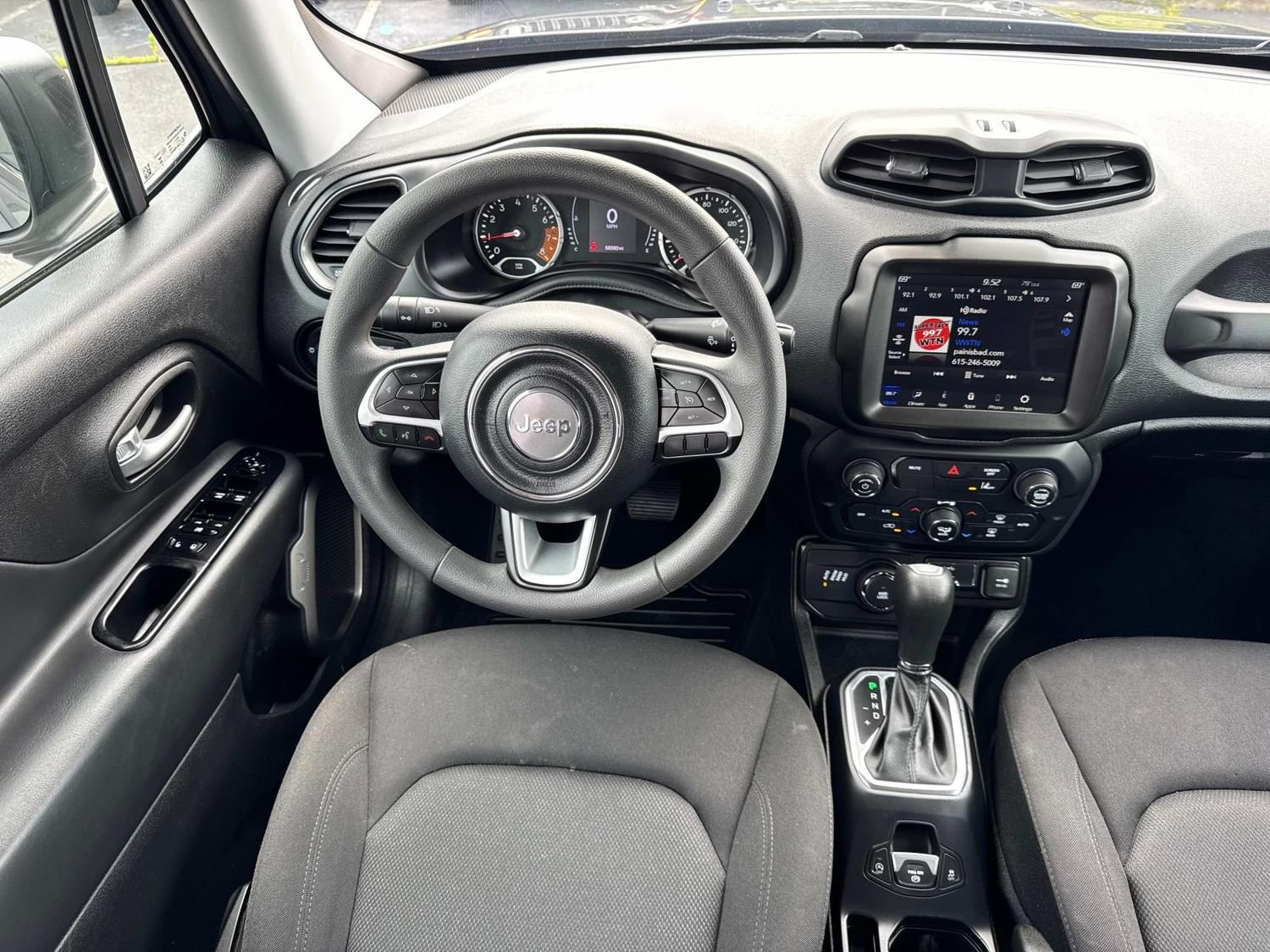 Used 2023 Jeep Renegade Latitude AWD/4WD image 19