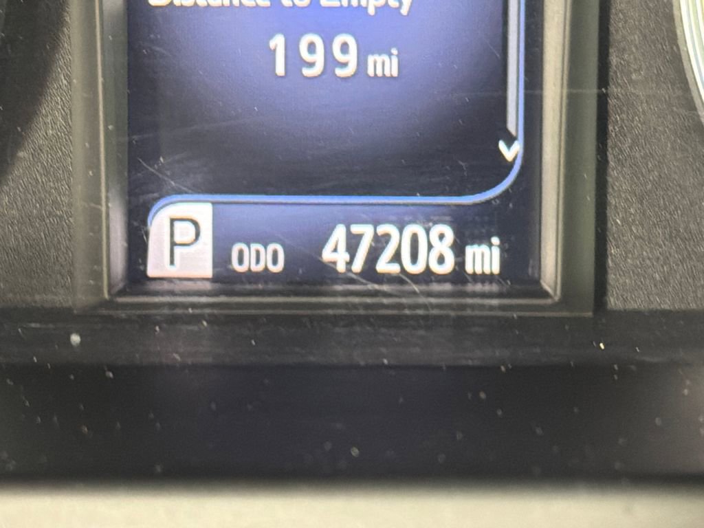 Used 2017 Toyota Camry LE image 27