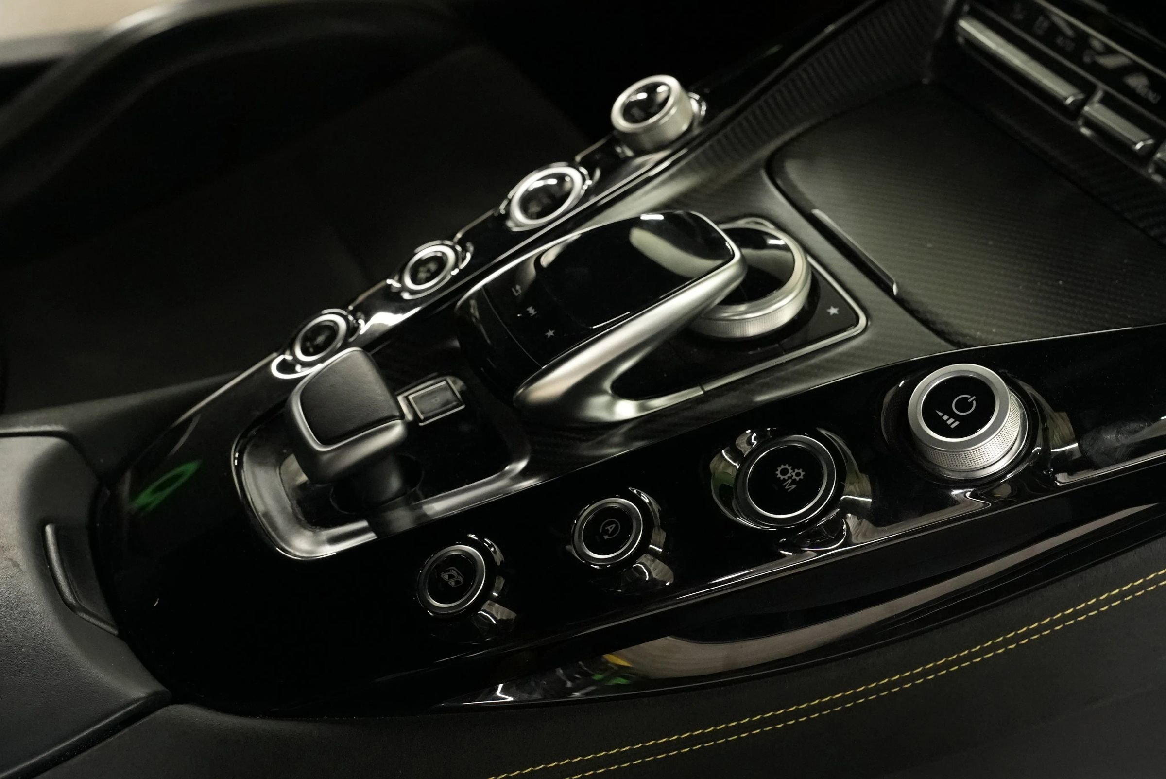 Used 2018 Mercedes-Benz AMG GT R image 8