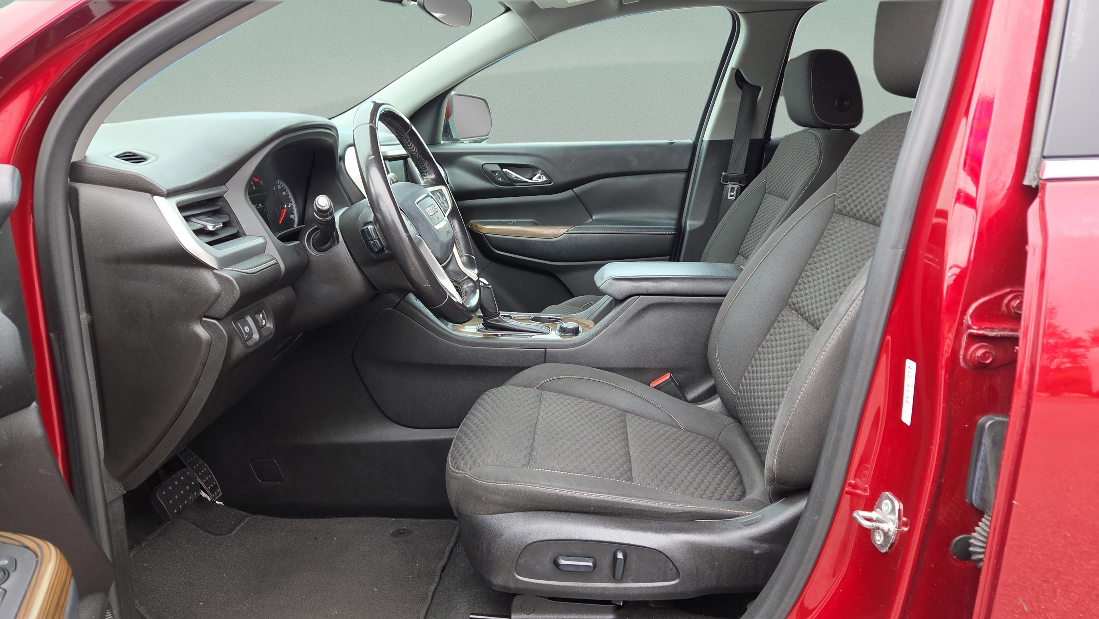 Used 2018 GMC Acadia SLE image 11