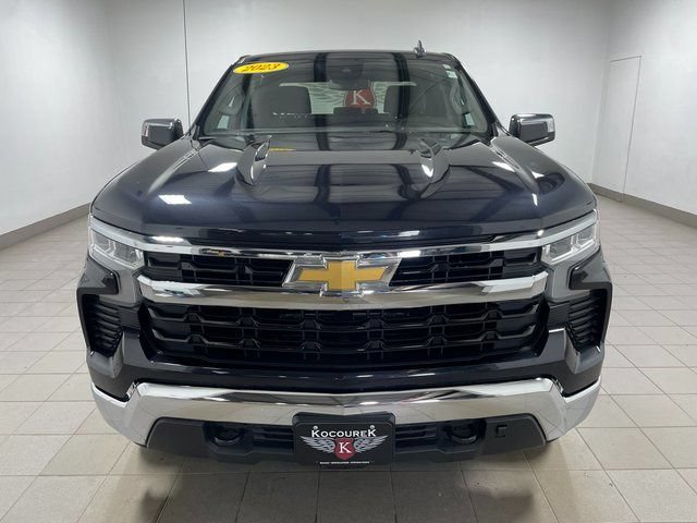 Used 2023 Chevrolet Silverado 1500 LT w/ Protection Package AWD/4WD image 2