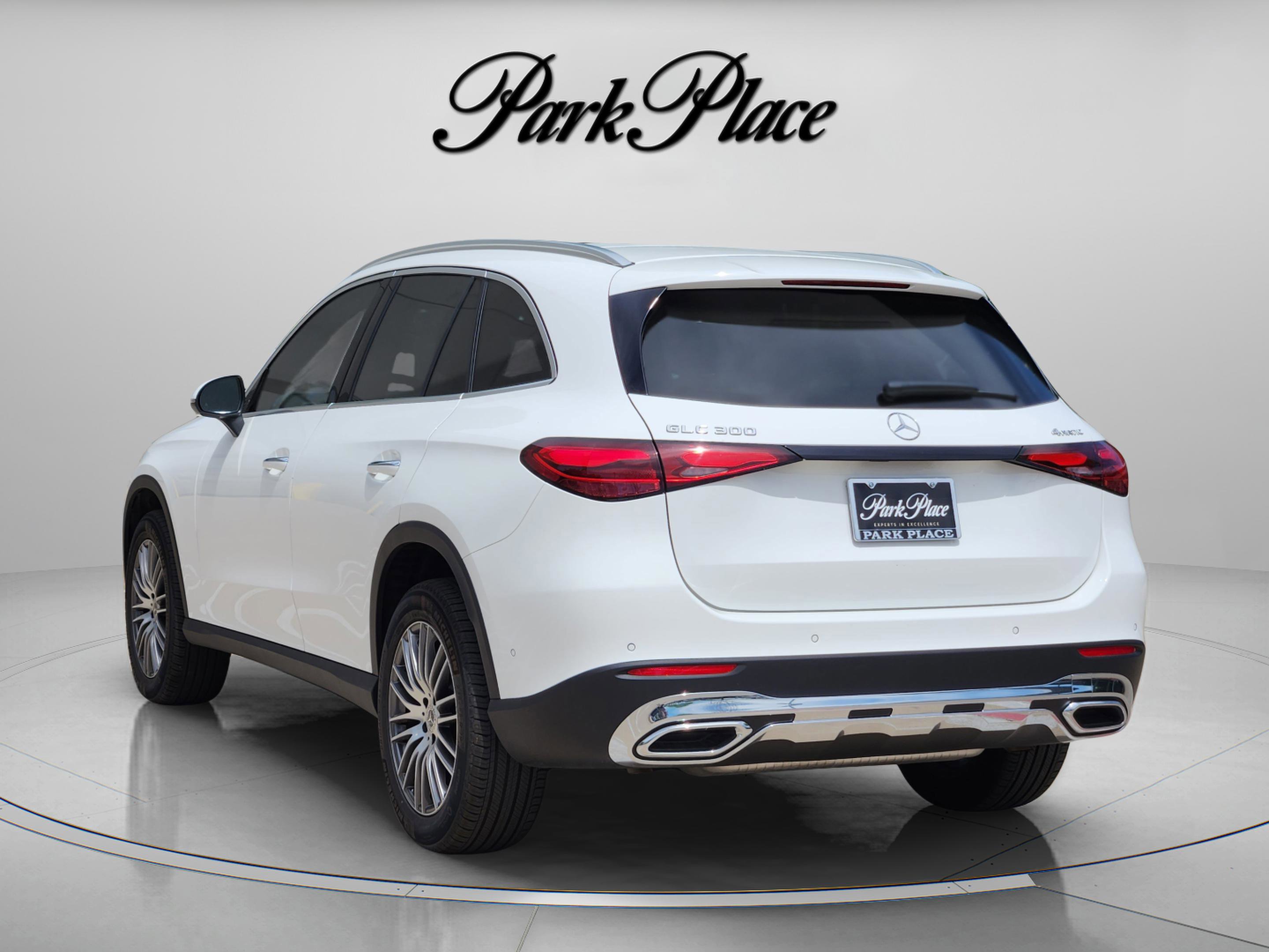 Certified 2025 Mercedes-Benz GLC 300 4MATIC image 3