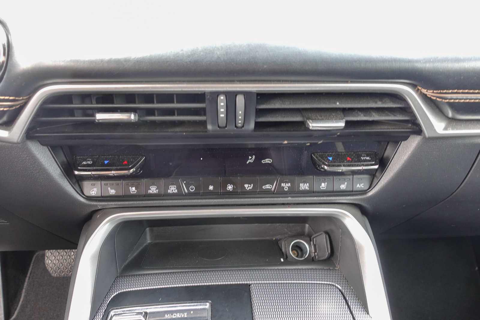 Used 2024 MAZDA CX-90 Plug-In Hybrid w/ Premium Plus AWD/4WD image 23