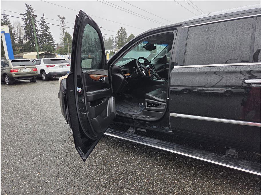 Used 2015 Cadillac Escalade ESV Premium image 9