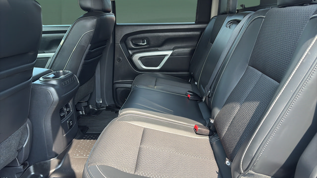 Used 2016 Nissan Titan PRO-4X AWD/4WD image 23