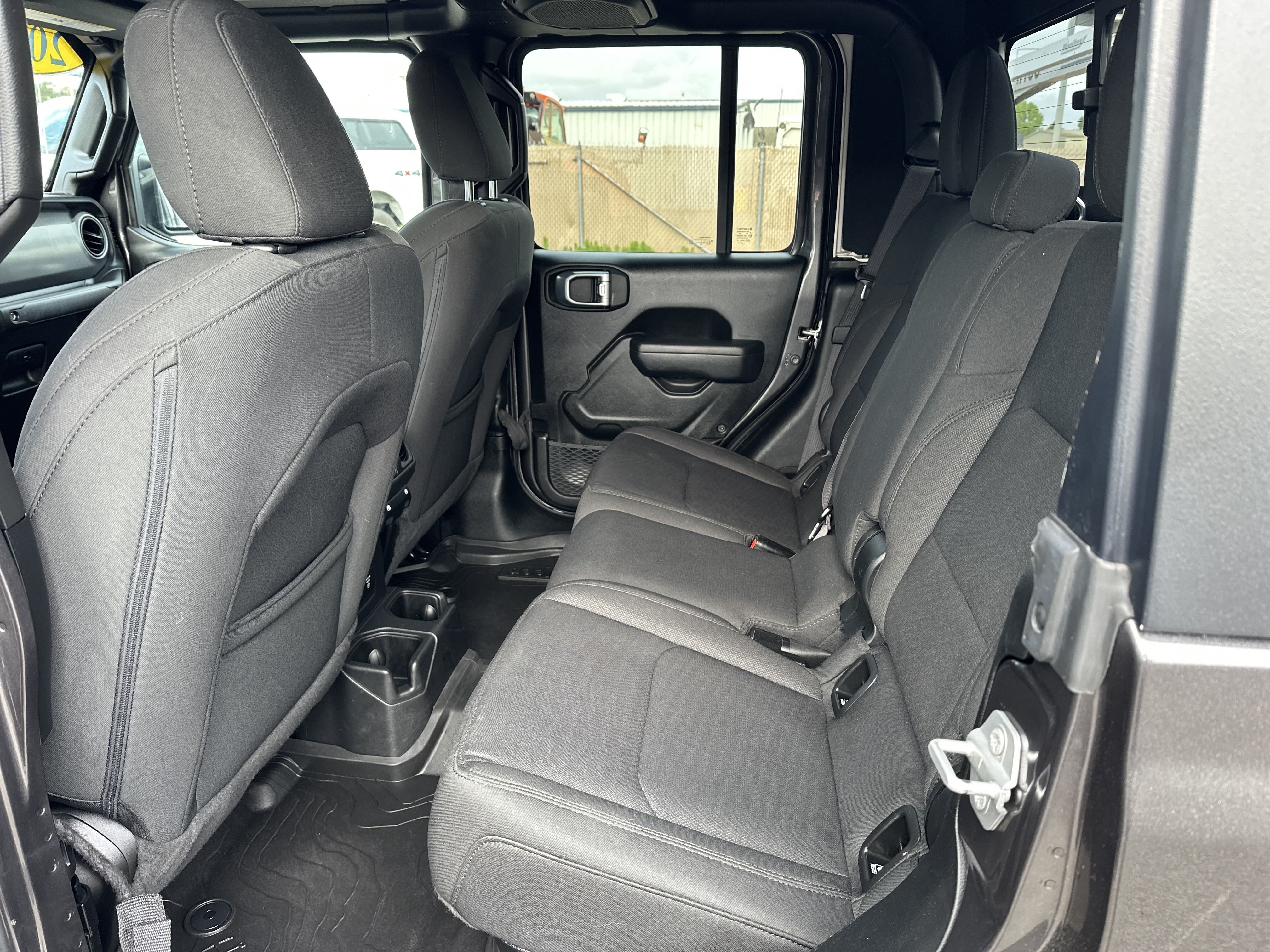 Used 2023 Jeep Gladiator Sport AWD/4WD image 12