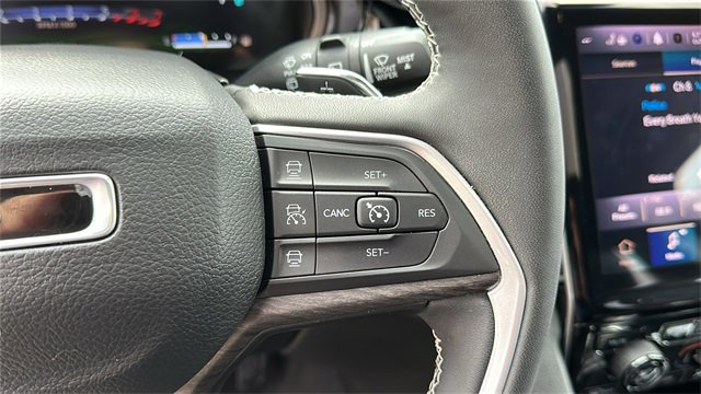 Used 2023 Jeep Grand Cherokee 4WD 4xe image 16