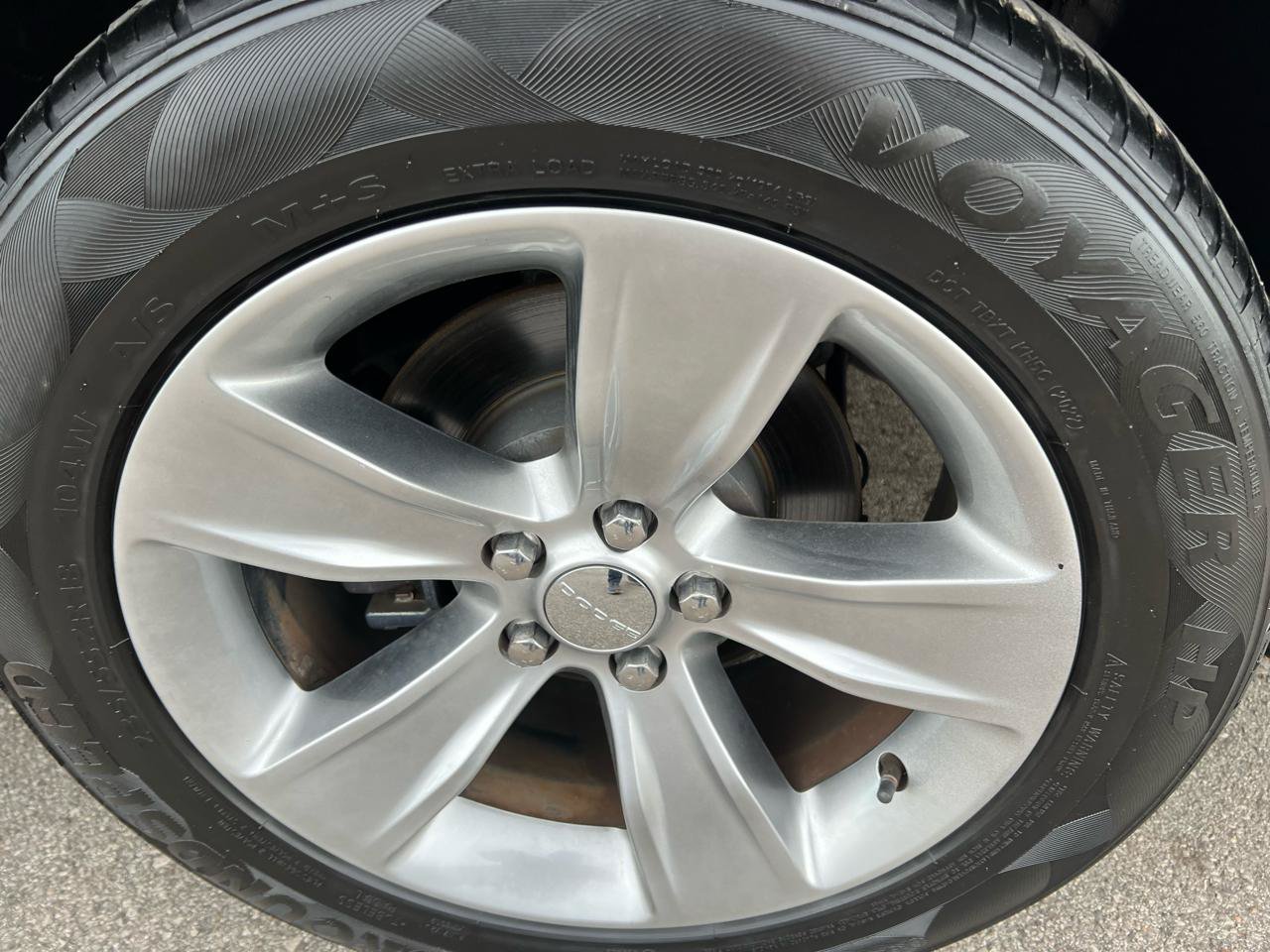 Used 2019 Dodge Challenger SXT RWD image 4