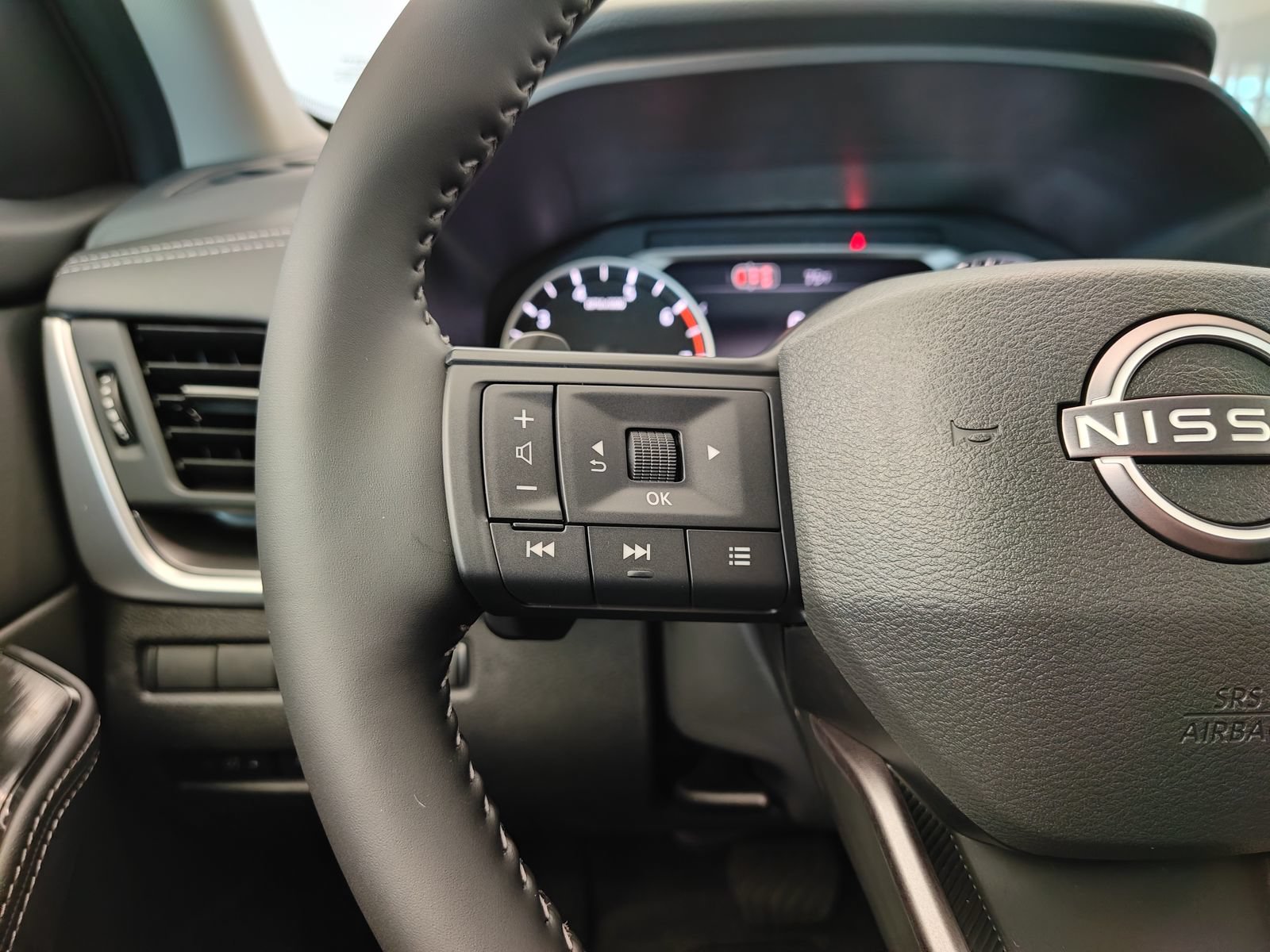 New 2026 Nissan Rogue SV AWD/4WD image 19