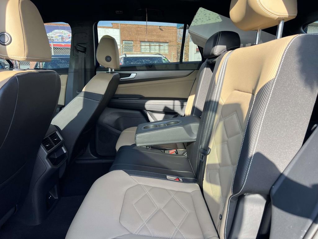 Used 2024 Volkswagen Atlas Cross Sport SE image 13