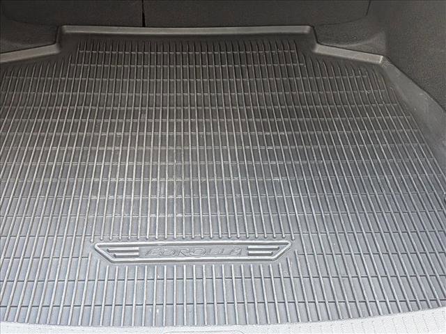 Used 2023 Toyota Corolla SE image 6