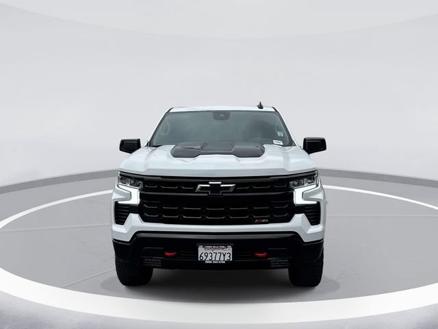 Used 2024 Chevrolet Silverado 1500 LT Trail Boss w/ Convenience Package II AWD/4WD image 2