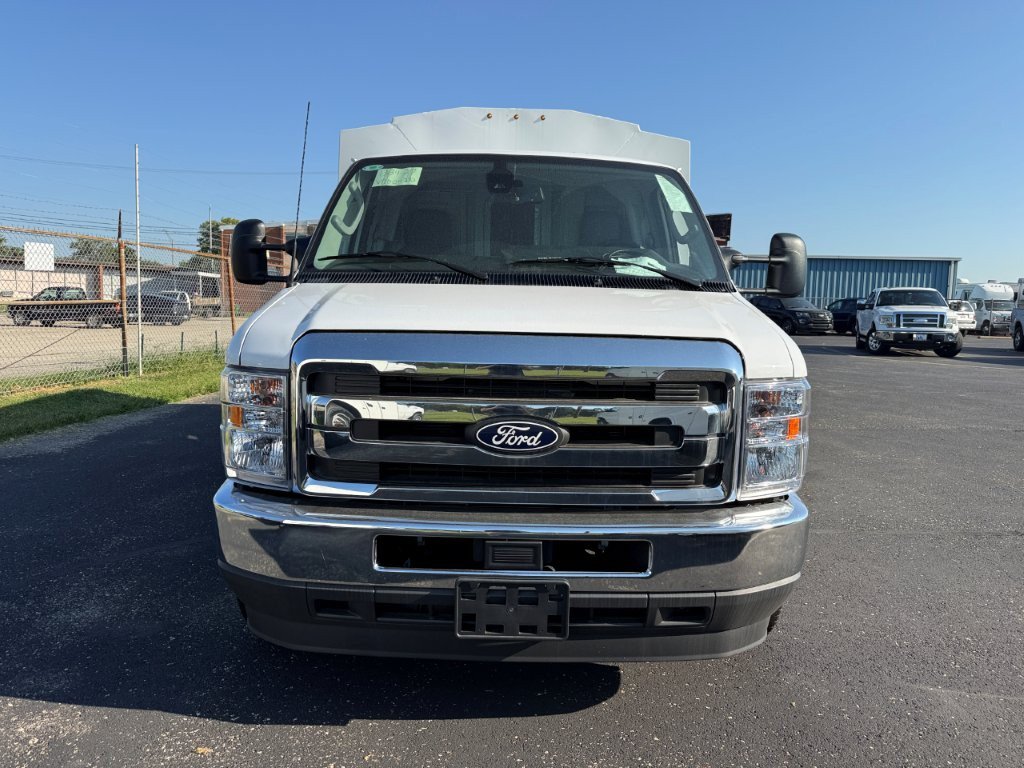 New 2027 Ford E-350 and Econoline 350 Super Duty w/ Power Equipment Group RWD image 2