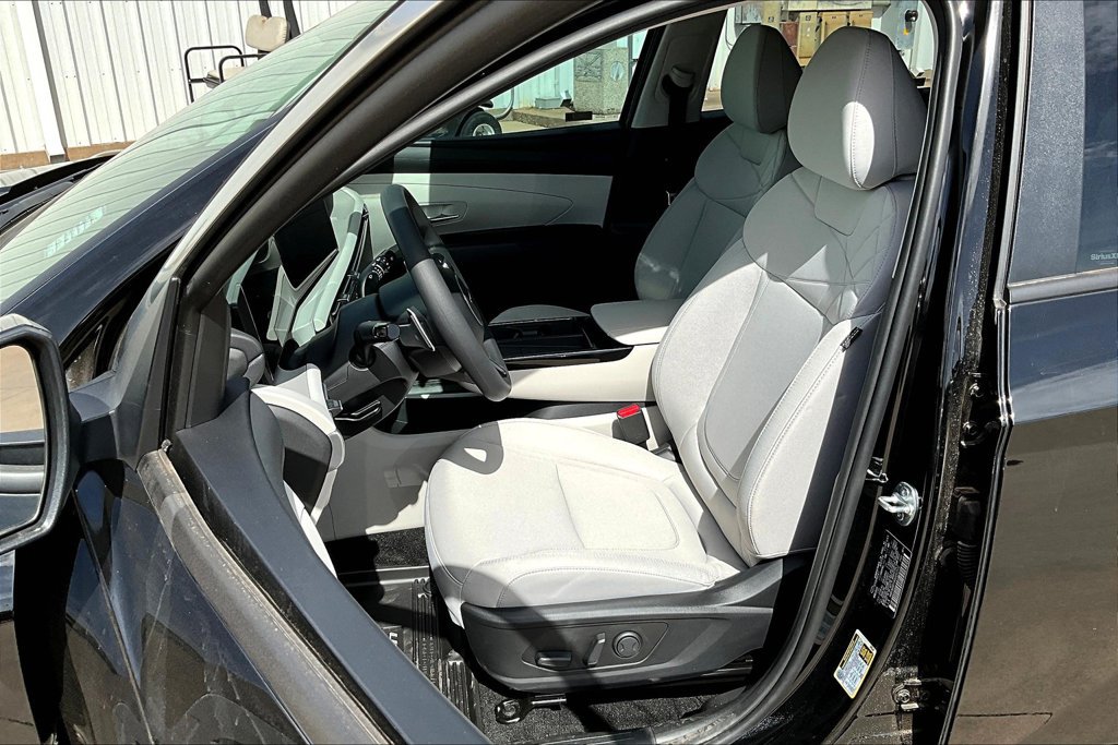 Used 2025 Hyundai Tucson Blue AWD/4WD image 16