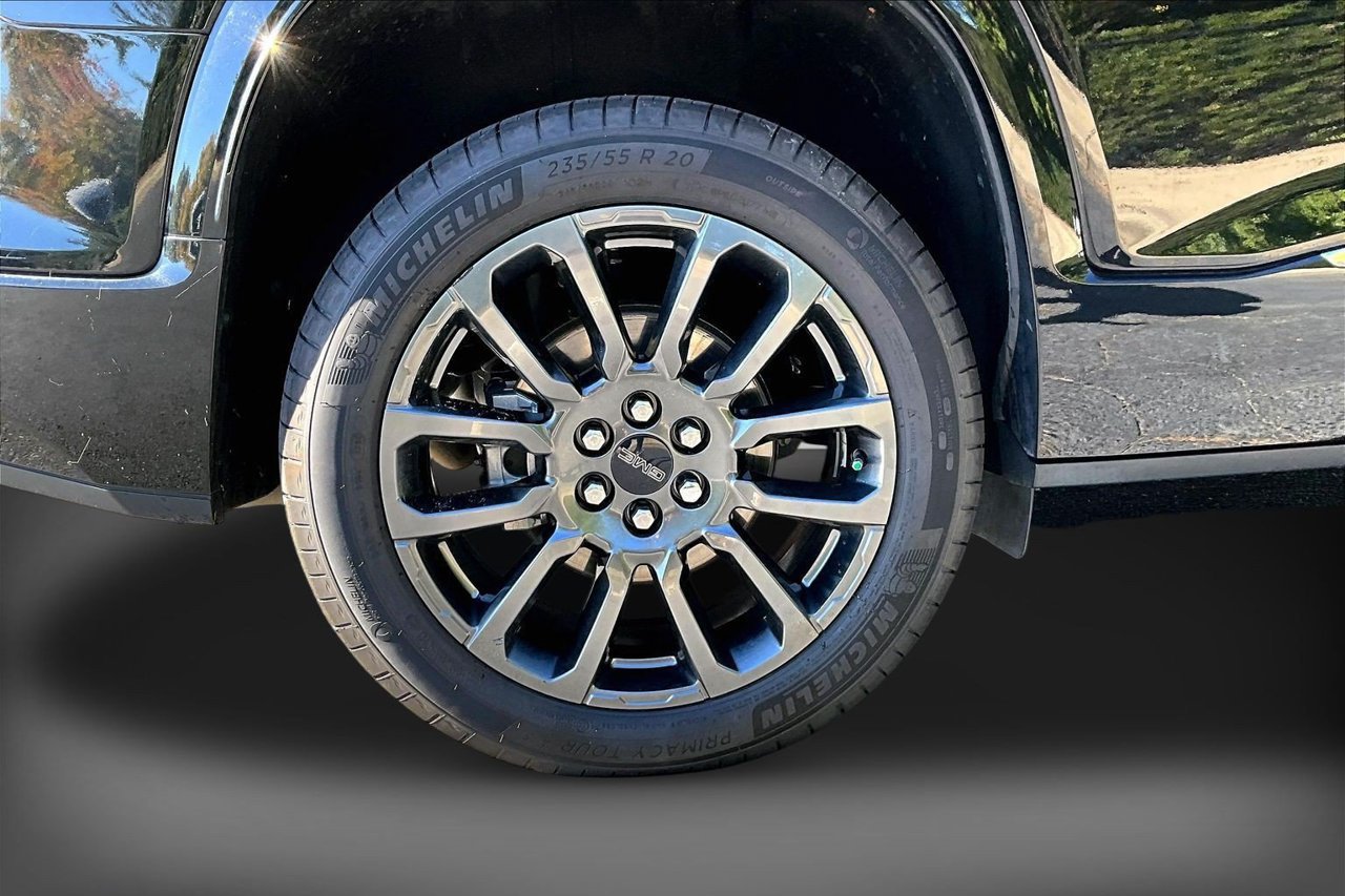 Used 2023 GMC Acadia Denali w/ Black Diamond Edition FWD image 33
