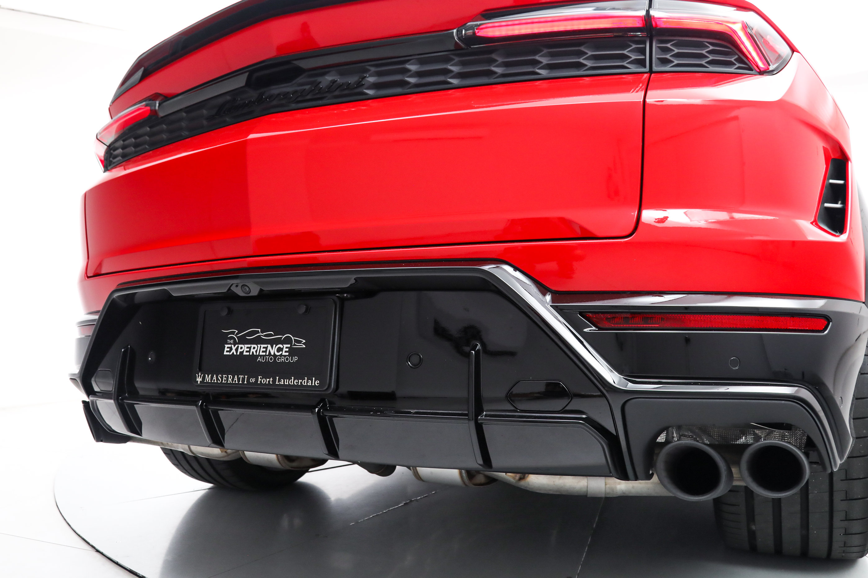 Used 2025 Lamborghini Urus SE AWD/4WD image 13