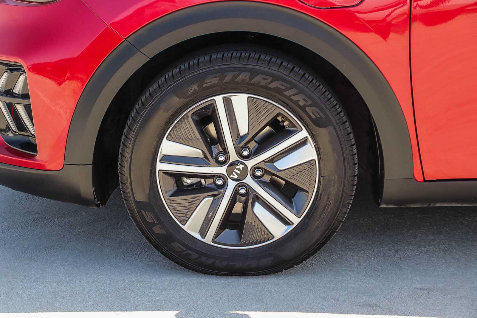 Used 2020 Kia Niro EX FWD image 12