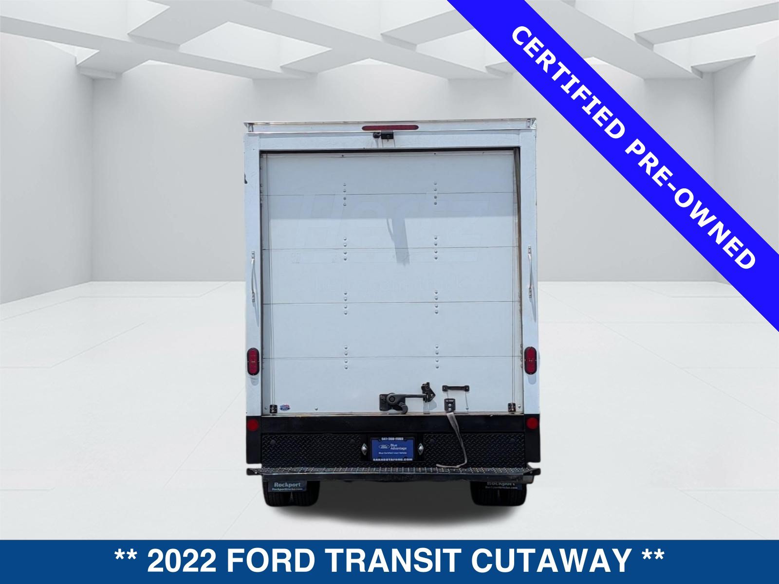 Certified 2022 Ford Transit 350 DRW RWD image 5