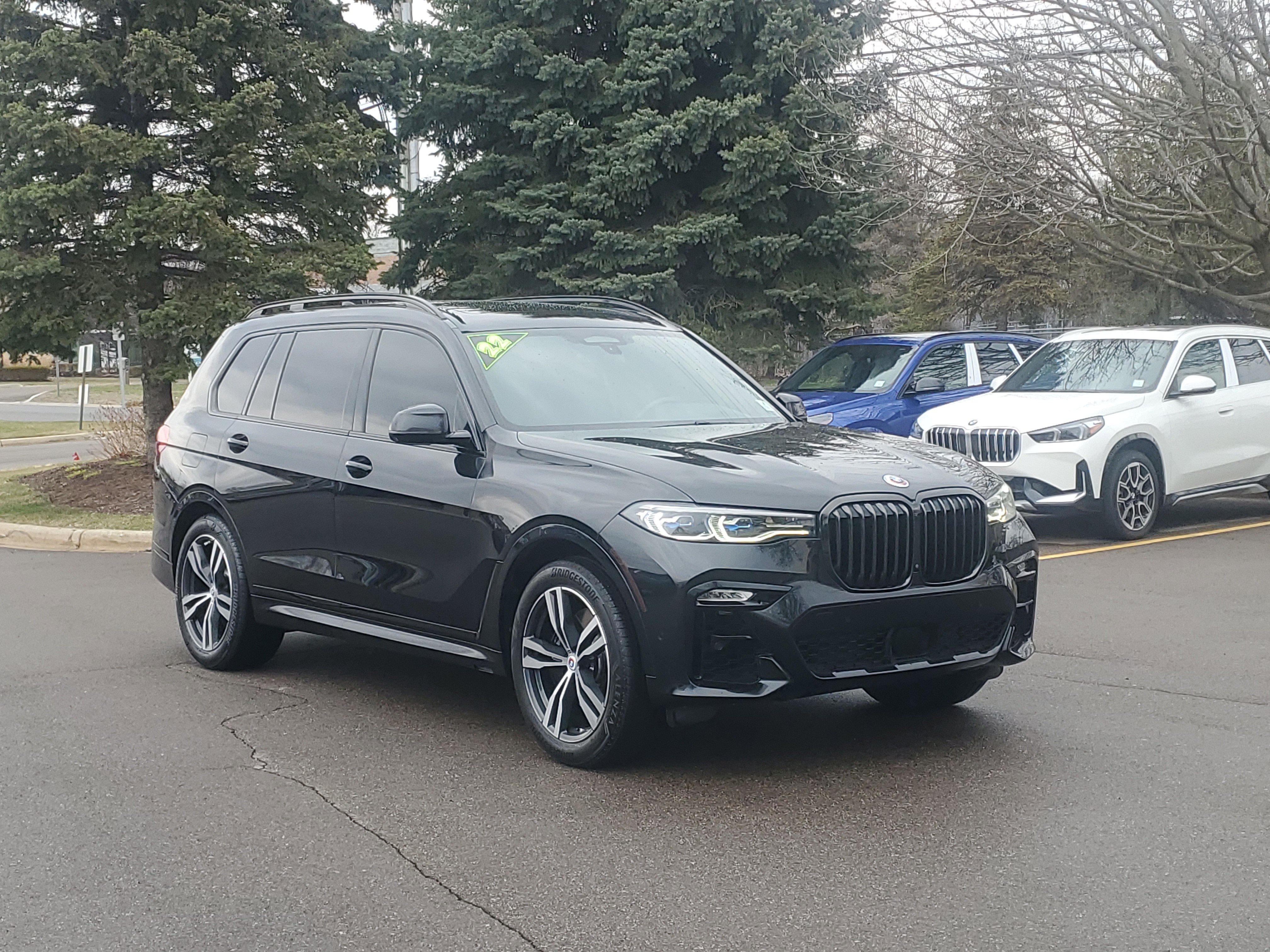 Used 2022 BMW X7 M50i image 4