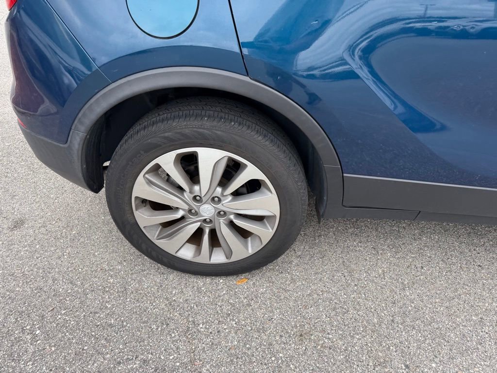 Used 2020 Buick Encore Preferred w/ Safety Package FWD image 5