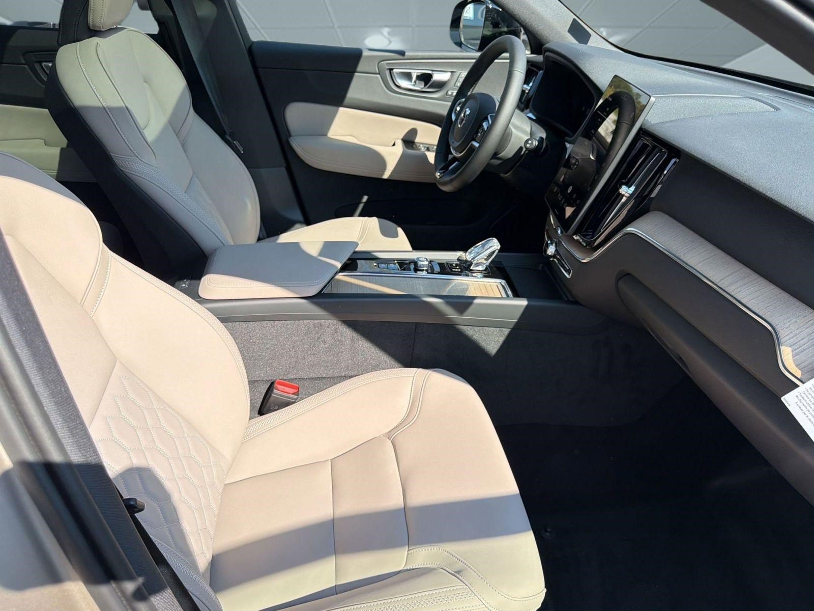 New 2026 Volvo XC60 T8 Plus w/ Climate Package AWD/4WD image 30