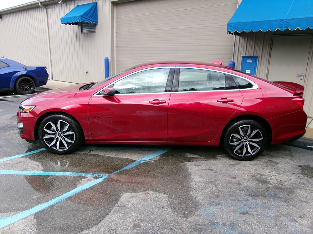 Used 2025 Chevrolet Malibu RS FWD image 4